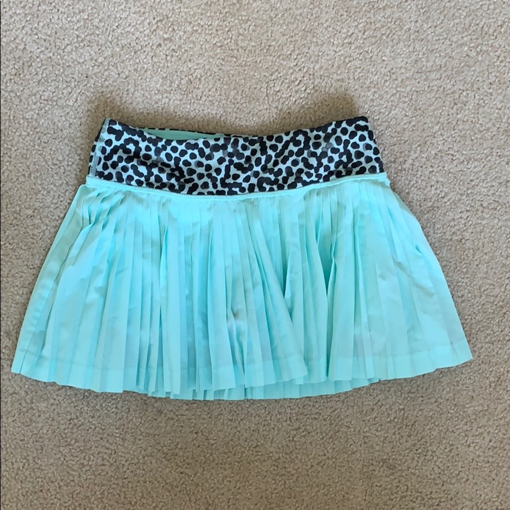 Lululemon pleat to the street skirt